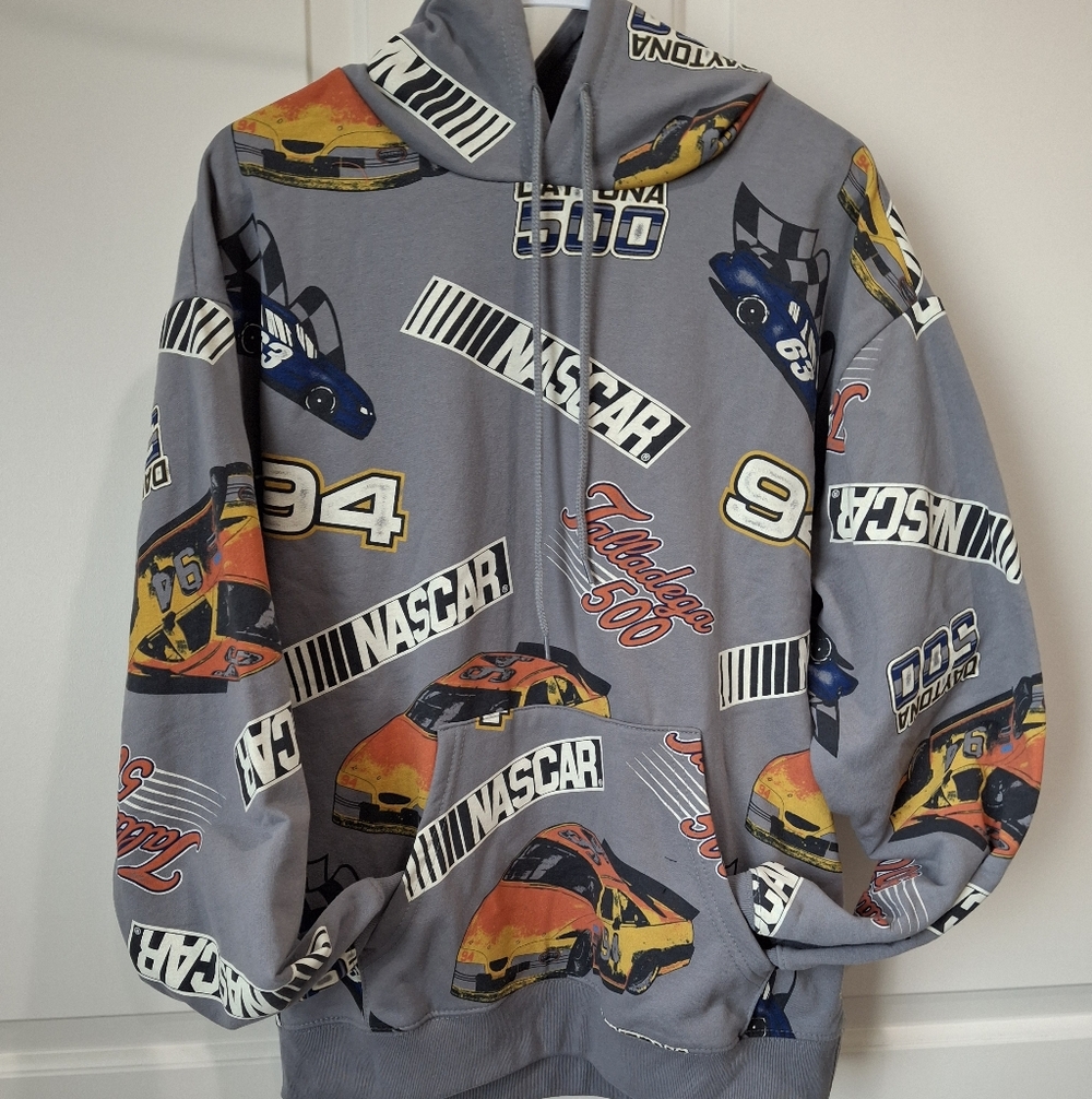 Nascar Gray Hoodie with Multicolor Racing Car Graphics Men Size M New.